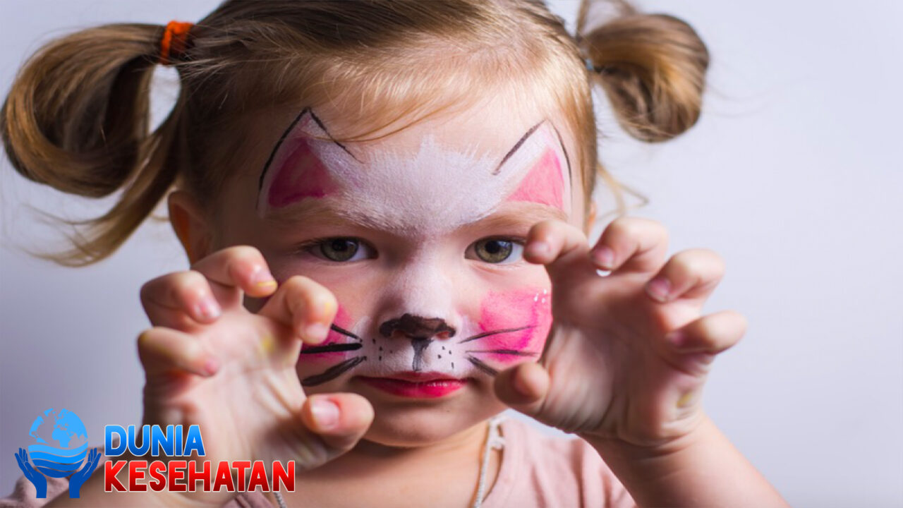 Inilah Bahaya Anak Yang Sering Menggunakan Makeup
